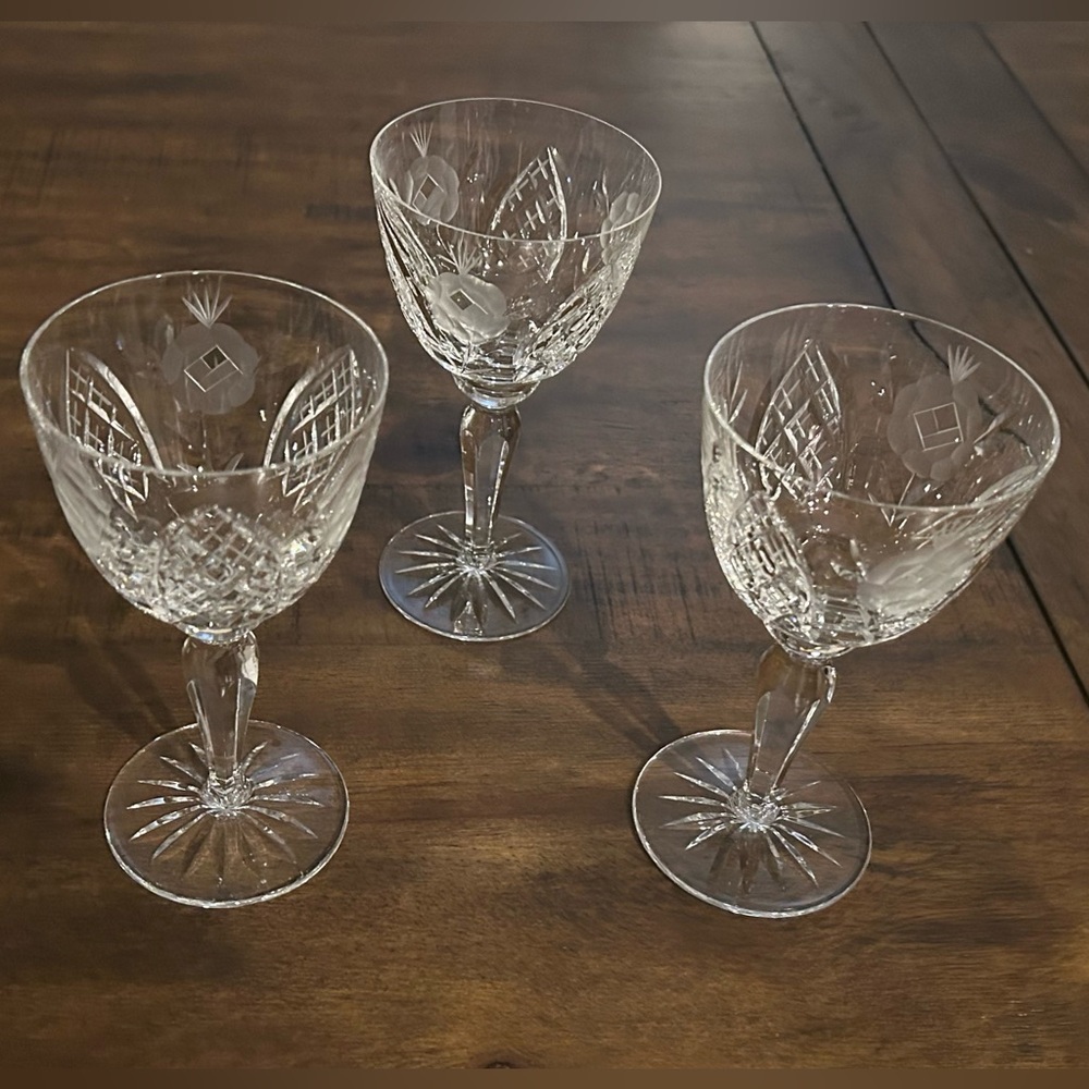 Set of 3 vintage Beyer Bez2 cut rose and arch design crystal wine glass